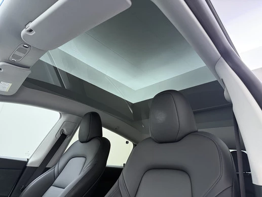 Tesla Model Y - Afbeelding 4 van 30