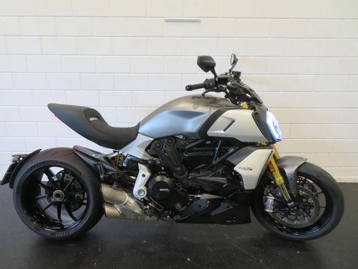 Ducati Diavel - Afbeelding 1 van 13