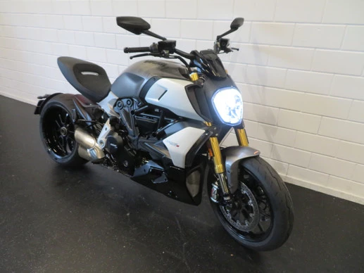 Ducati Diavel - Afbeelding 2 van 13