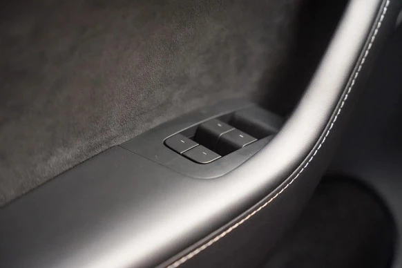 Tesla Model Y - Afbeelding 23 van 30