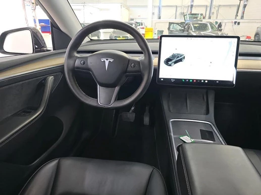 Tesla Model Y - Afbeelding 18 van 30