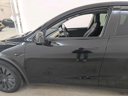 Tesla Model Y - Afbeelding 27 van 30