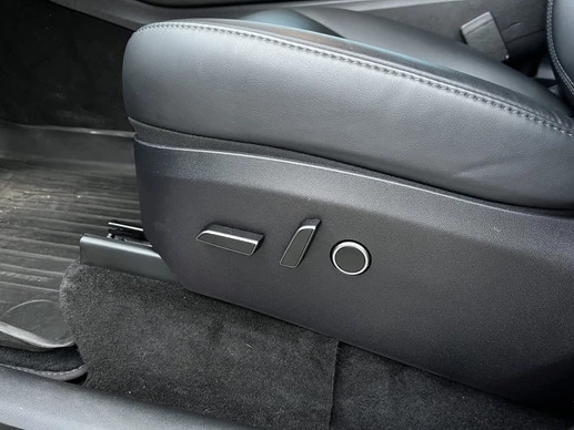 Tesla Model Y - Afbeelding 17 van 30