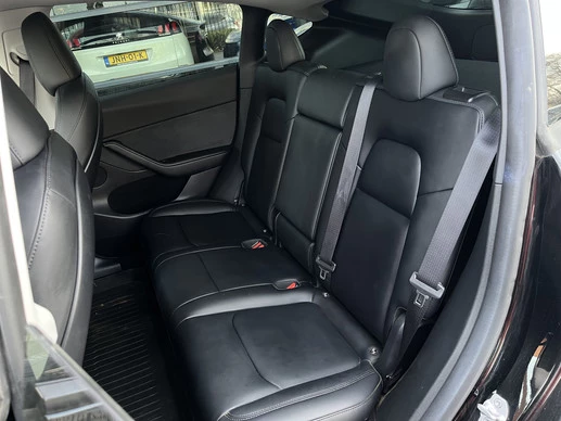 Tesla Model Y - Afbeelding 18 van 30