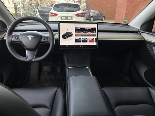 Tesla Model Y - Afbeelding 19 van 30