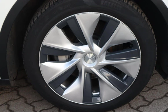 Tesla Model Y - Afbeelding 14 van 30