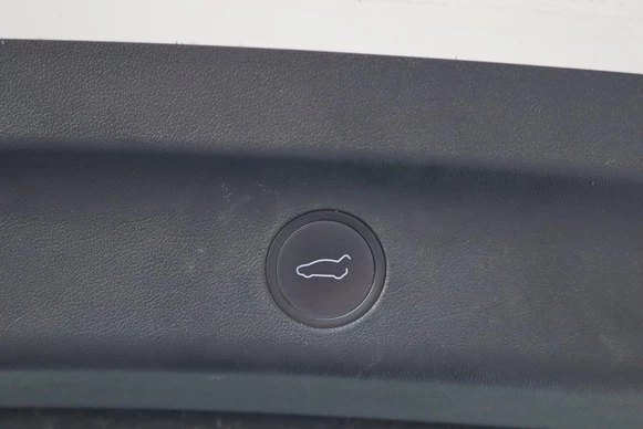 Tesla Model Y - Afbeelding 17 van 30