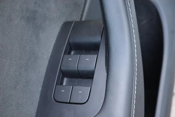 Tesla Model Y - Afbeelding 22 van 30