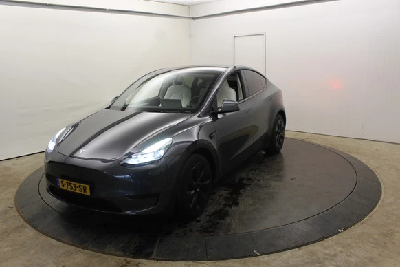 Tesla Model Y - Afbeelding 1 van 30