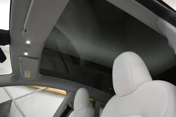 Tesla Model Y - Afbeelding 4 van 30