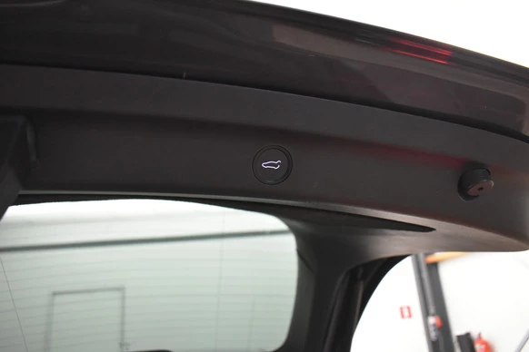 Tesla Model Y - Afbeelding 6 van 30