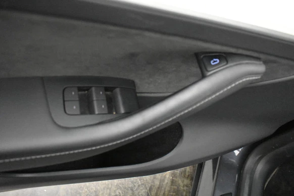 Tesla Model Y - Afbeelding 21 van 30
