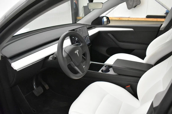 Tesla Model Y - Afbeelding 23 van 30