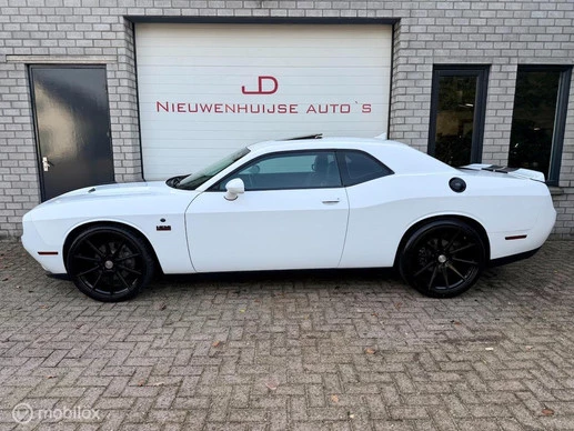 Dodge Challenger - Afbeelding 2 van 25