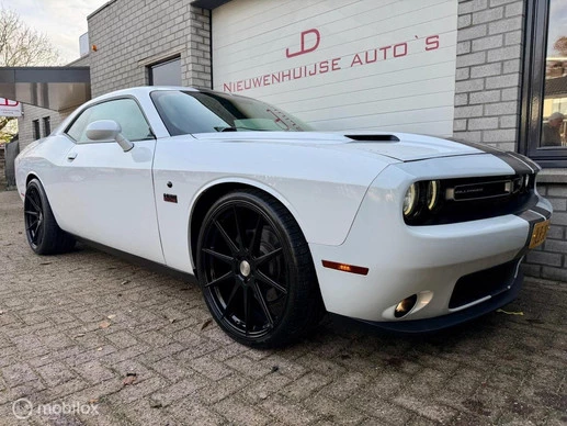 Dodge Challenger - Afbeelding 11 van 25