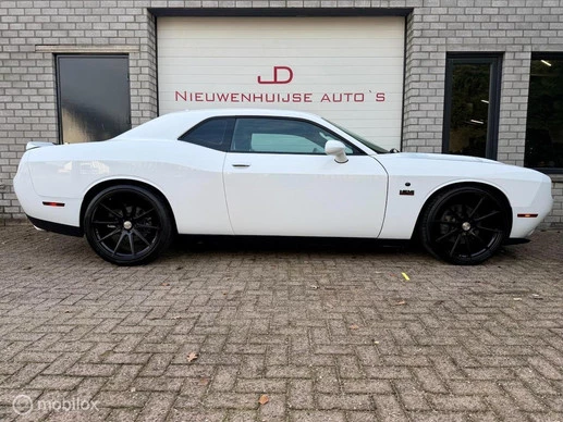 Dodge Challenger - Afbeelding 12 van 25