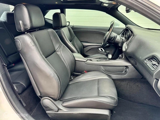 Dodge Challenger - Afbeelding 22 van 25