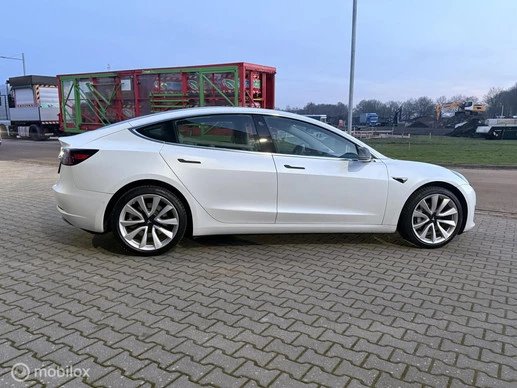 Tesla Model 3 - Afbeelding 4 van 14