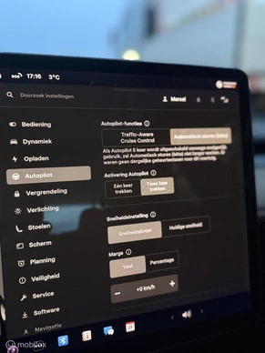 Tesla Model 3 - Afbeelding 9 van 14