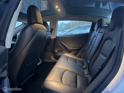 Tesla Model 3 - Afbeelding 12 van 14