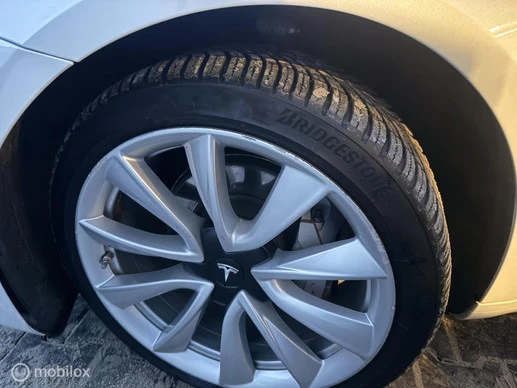 Tesla Model 3 - Afbeelding 13 van 14