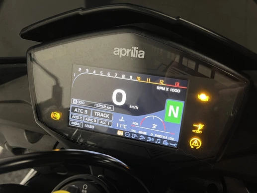 Aprilia Tuono V4 - Afbeelding 2 van 24