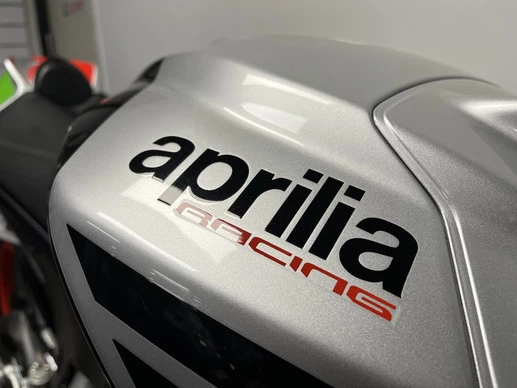Aprilia Tuono V4 - Afbeelding 3 van 24
