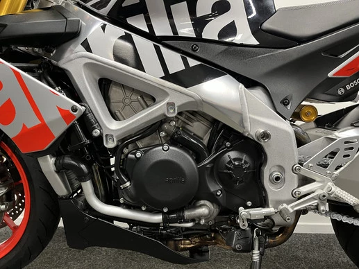 Aprilia Tuono V4 - Afbeelding 18 van 24