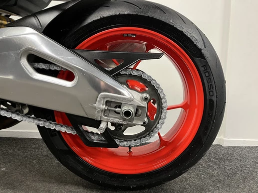 Aprilia Tuono V4 - Afbeelding 19 van 24