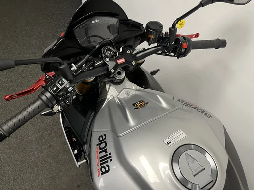 Aprilia Tuono V4 - Afbeelding 20 van 24