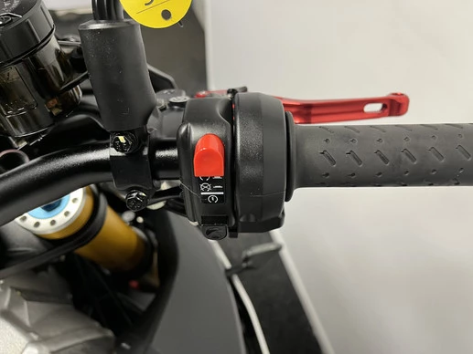 Aprilia Tuono V4 - Afbeelding 23 van 24