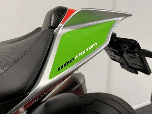 Aprilia Tuono V4 - Afbeelding 24 van 24