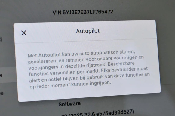 Tesla Model 3 - Afbeelding 19 van 30