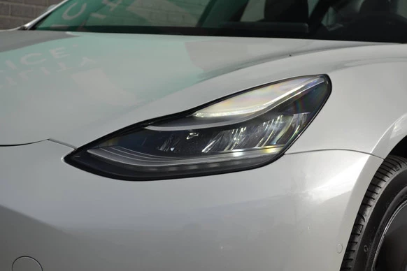 Tesla Model 3 - Afbeelding 26 van 30