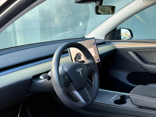 Tesla Model Y - Afbeelding 7 van 21