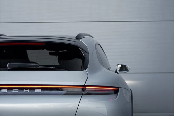 Porsche Taycan - Afbeelding 16 van 30