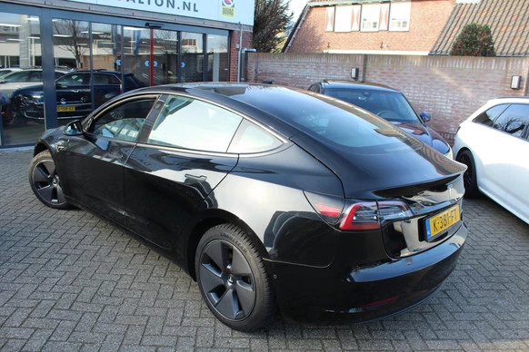 Tesla Model 3 - Afbeelding 2 van 13