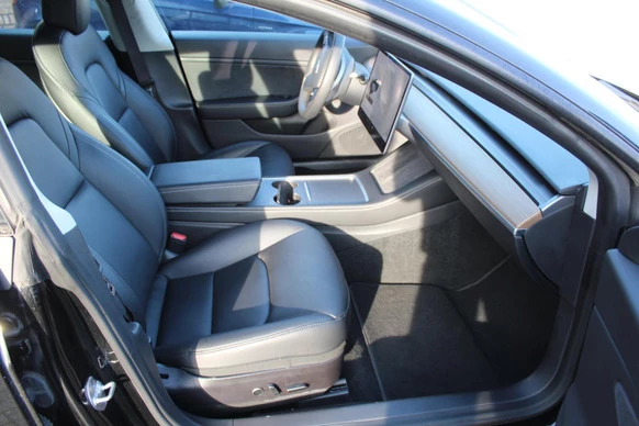 Tesla Model 3 - Afbeelding 6 van 13