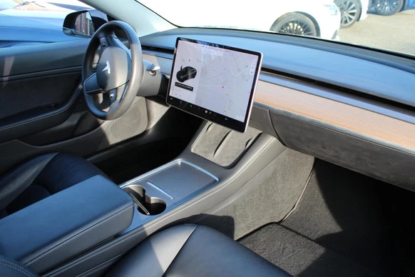 Tesla Model 3 - Afbeelding 8 van 13