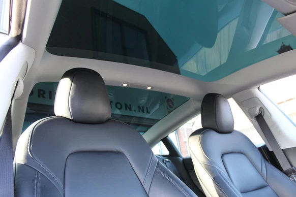 Tesla Model 3 - Afbeelding 10 van 13