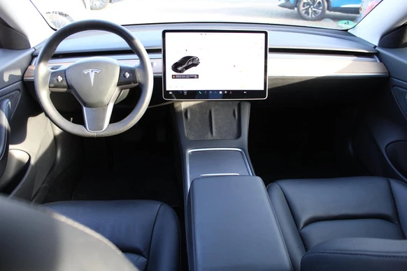 Tesla Model 3 - Afbeelding 11 van 13