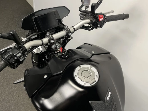 Yamaha MT 09 - Afbeelding 19 van 22