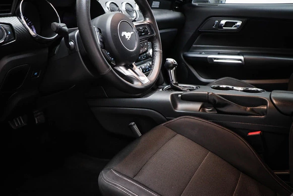 Ford Mustang - Afbeelding 28 van 30