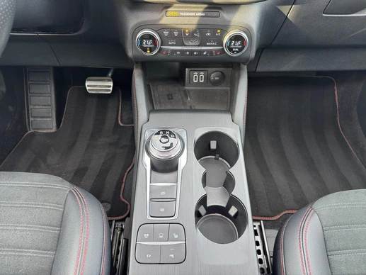 Ford Kuga - Afbeelding 8 van 30