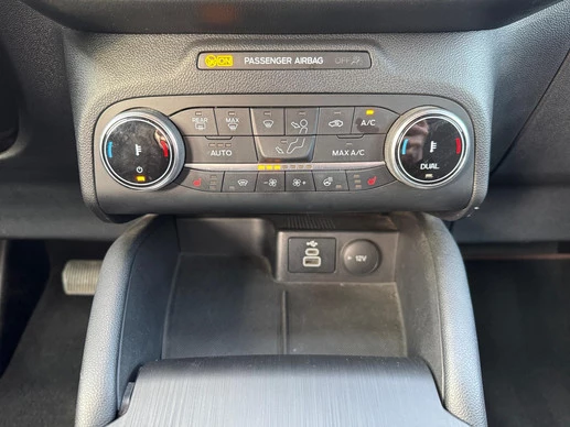 Ford Kuga - Afbeelding 28 van 30