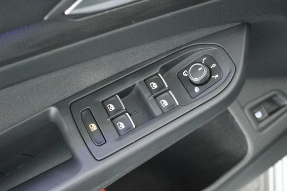 Volkswagen Golf - Afbeelding 16 van 30