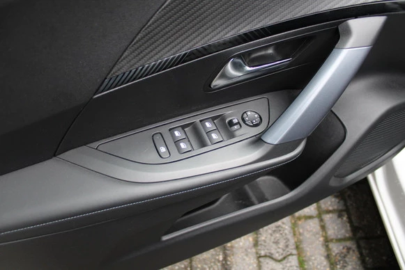 Peugeot e-2008 - Afbeelding 11 van 30