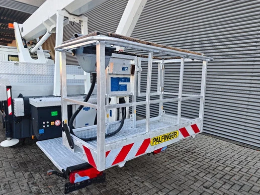 MAN TGL - Afbeelding 12 van 12