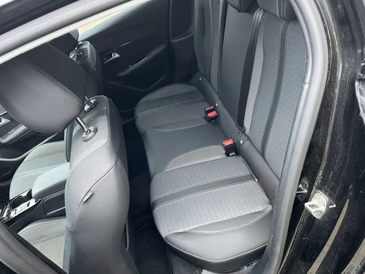 Peugeot e-208 - Afbeelding 8 van 10