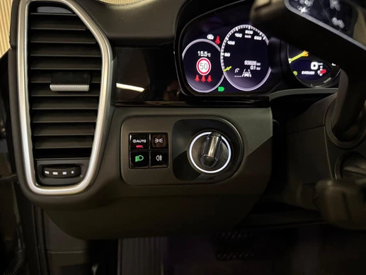Porsche Cayenne - Afbeelding 17 van 30